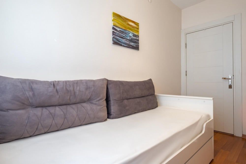 undefined Pleasant Flat With Central Location in Sisli 5