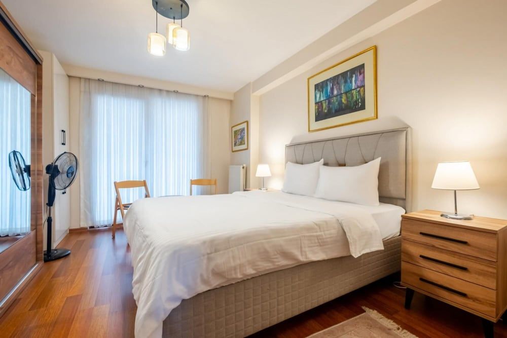 undefined Pleasant Flat With Central Location in Sisli