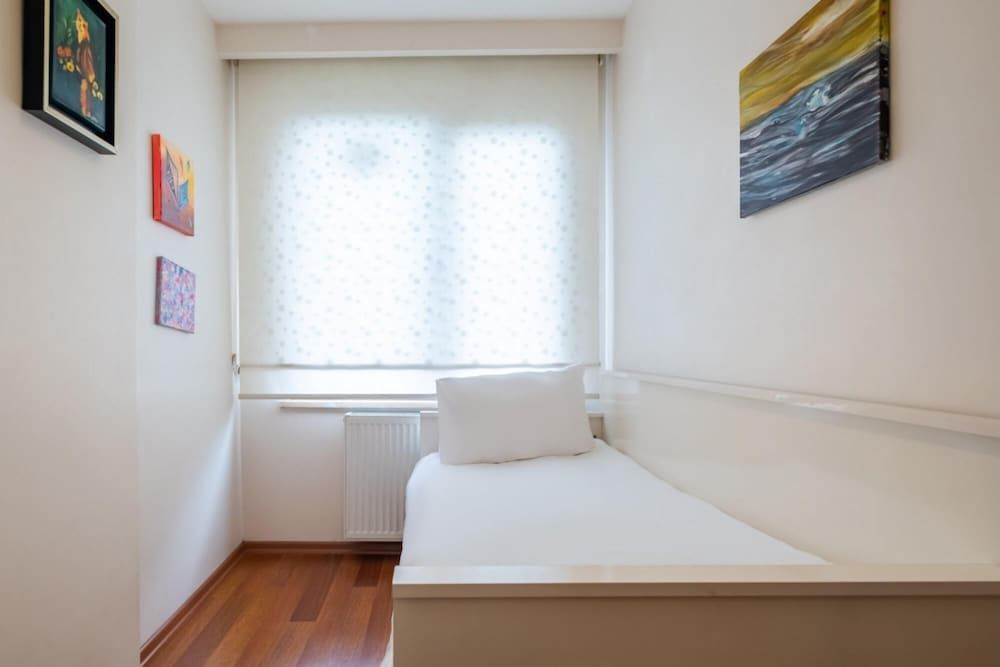 undefined Pleasant Flat With Central Location in Sisli 10