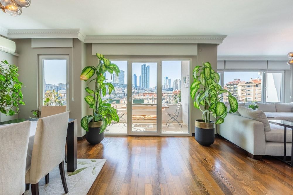 undefined House With Balcony and City View in Besiktas 4