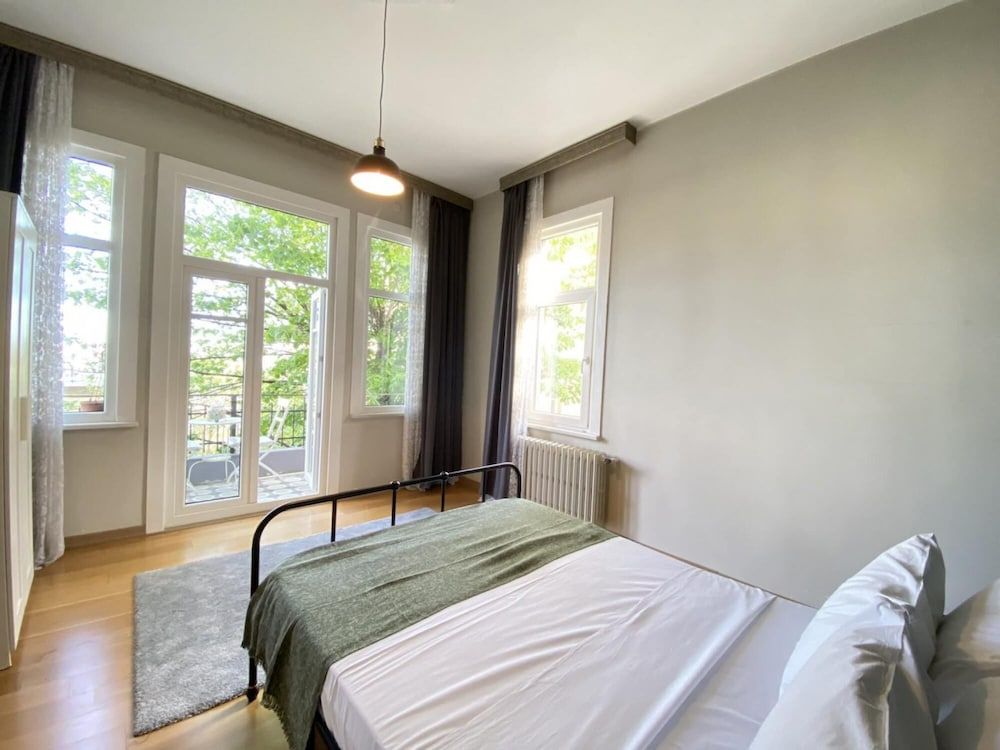 undefined Flat With Balcony and Bosphorus View in Beyoglu 2