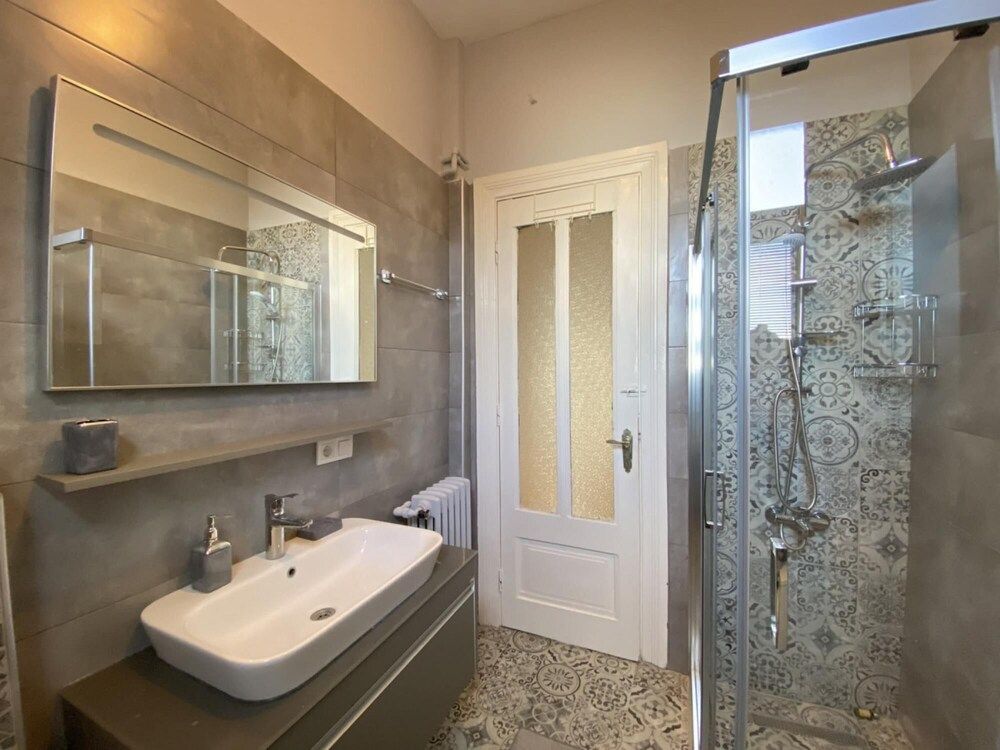 Flat With Balcony and Bosphorus View in Beyoglu Apartment 16