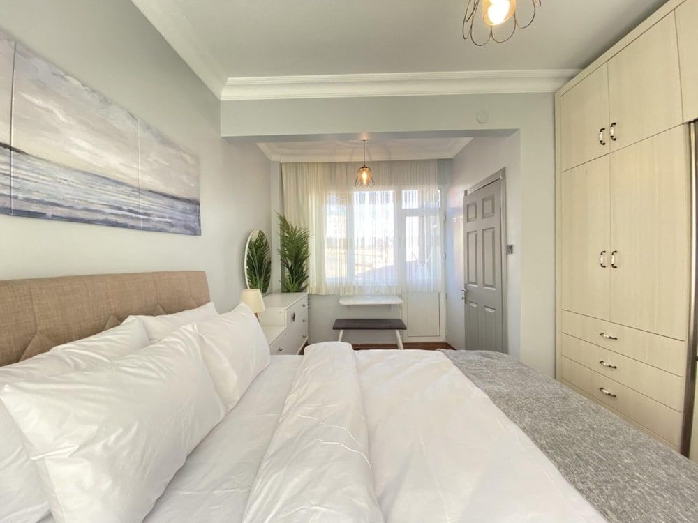 undefined Modern and Stylish Flat Near Taksim Square 4