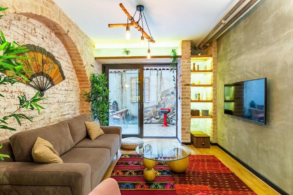 undefined Missafir Apartment With Backyard in Nisantasi 6