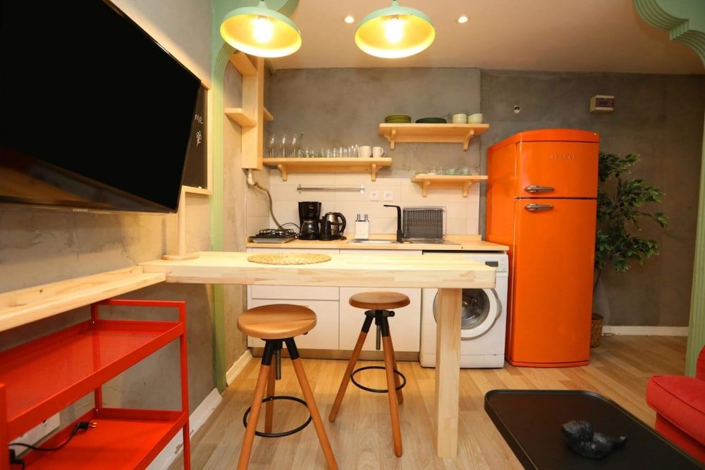 undefined Pleasant Flat Near Taksim Square in Beyoglu 2