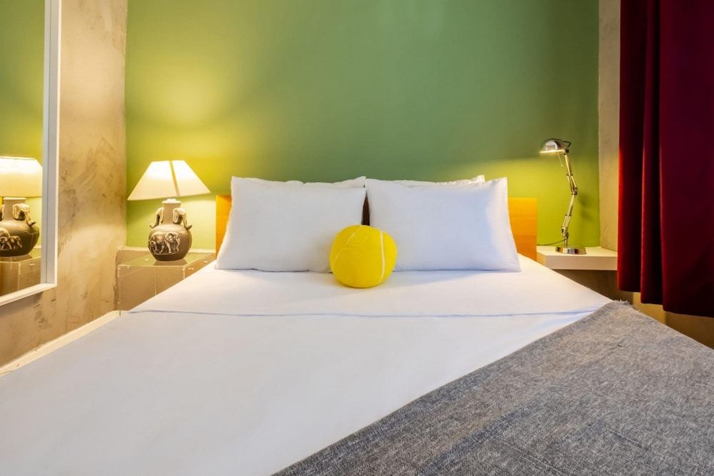 undefined Pleasant Flat Near Taksim Square in Beyoglu 8