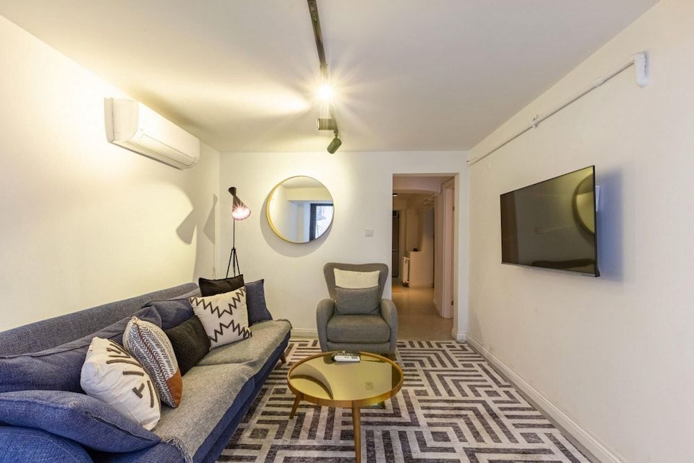 Flat 5 Min to Taksim With Backyard in Cihangir Apartment 6