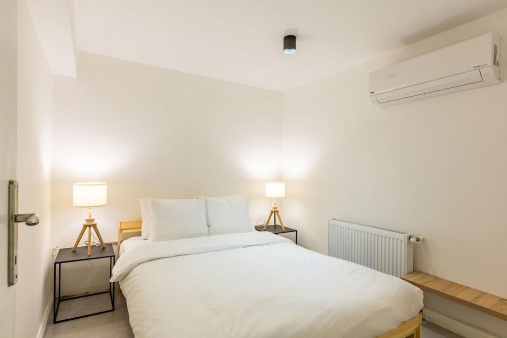Flat 5 Min to Taksim With Backyard in Cihangir Apartment 3