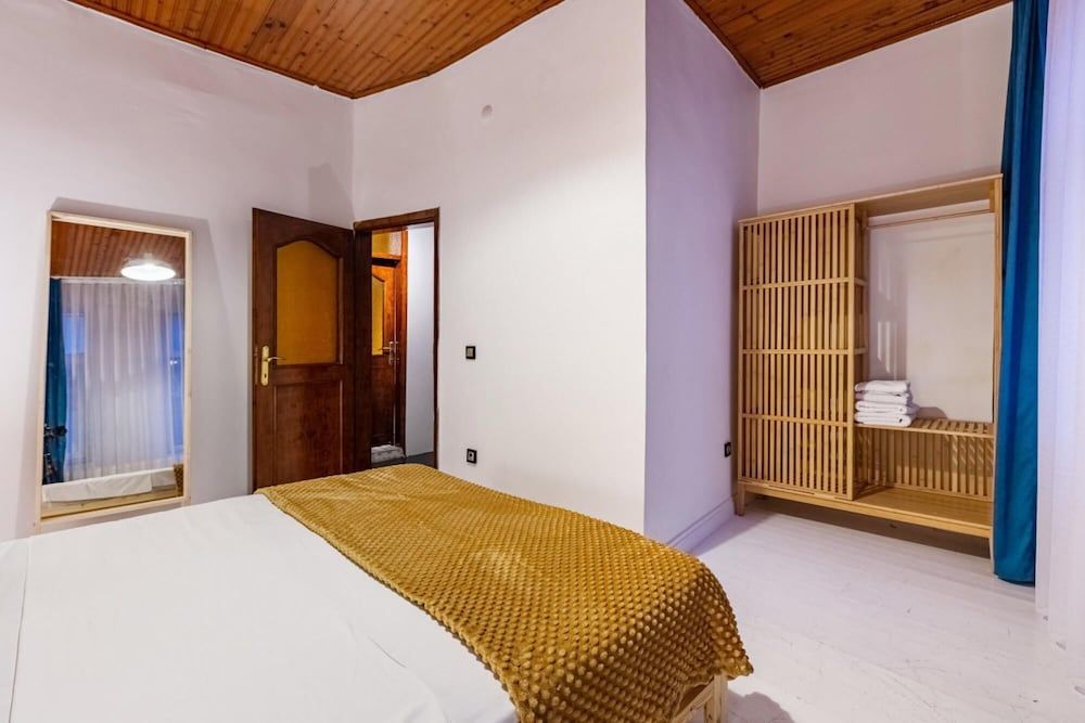 undefined Central Flat Near Taksim Square in Sisli 9