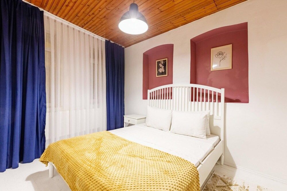undefined Central Flat Near Taksim Square in Sisli 2