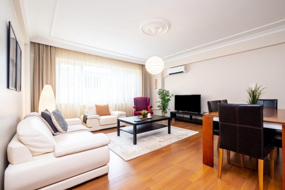 undefined Comfy Flat Near Popular Attractions in Sisli 5