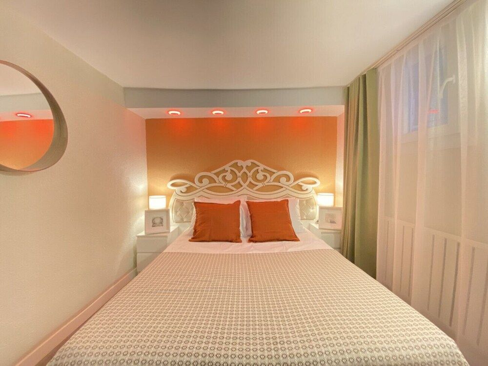 undefined Refreshing Duplex Flat With Jacuzzi in Sisli 4