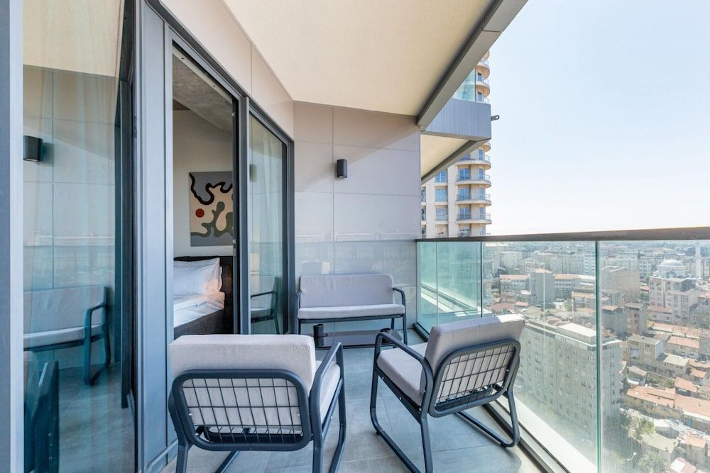 undefined Cozy Flat With City View and Balcony in Sisli 3