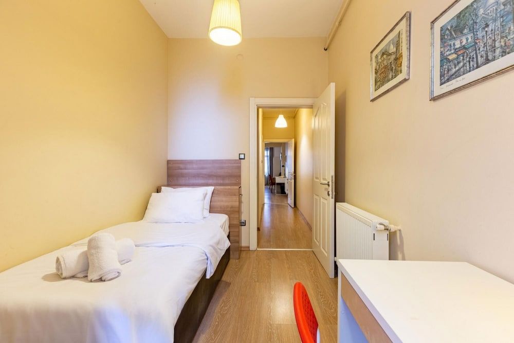 undefined Central Flat 10-min Walk to Taksim Square in Sisli 5