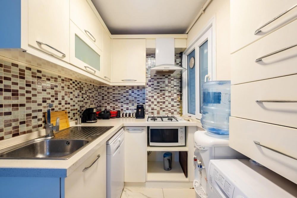 undefined Eclectic Apartment Near Popular Attractions in Beyoglu 4