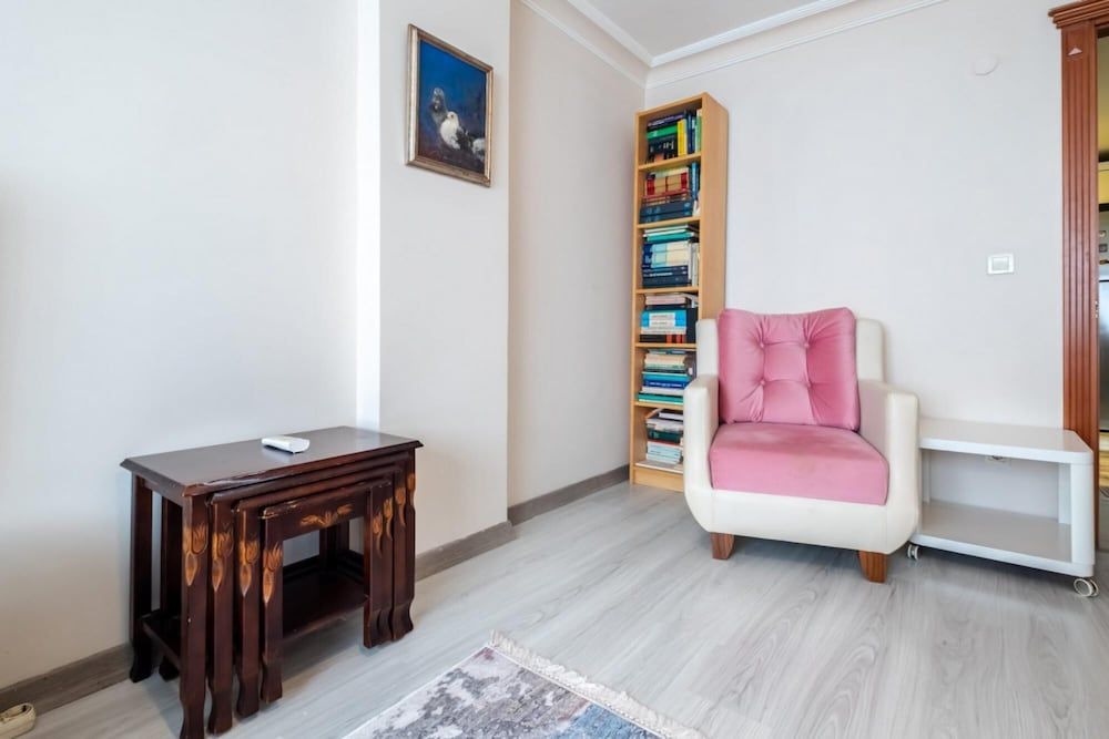 undefined Eclectic Apartment Near Popular Attractions in Beyoglu 2