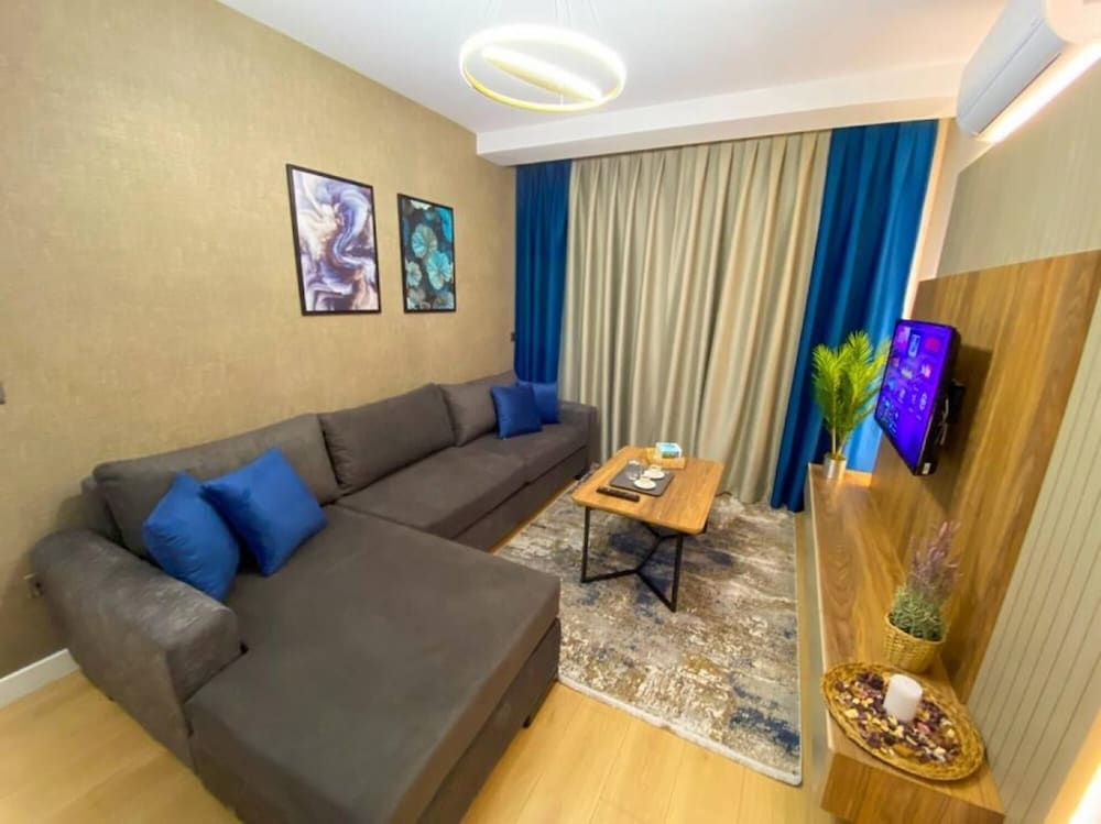 undefined Exclusive Spacious 2 1 Apartment 2 Bathrooms - Core Living 3