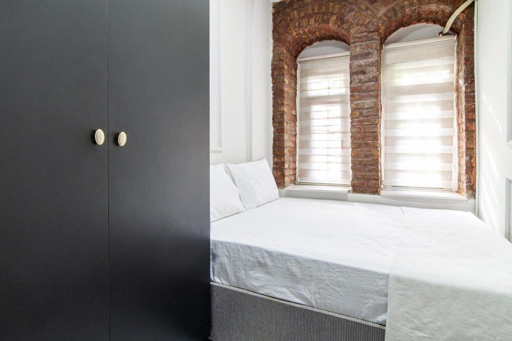 undefined Modern Flat in the Heart of Beyoglu 6