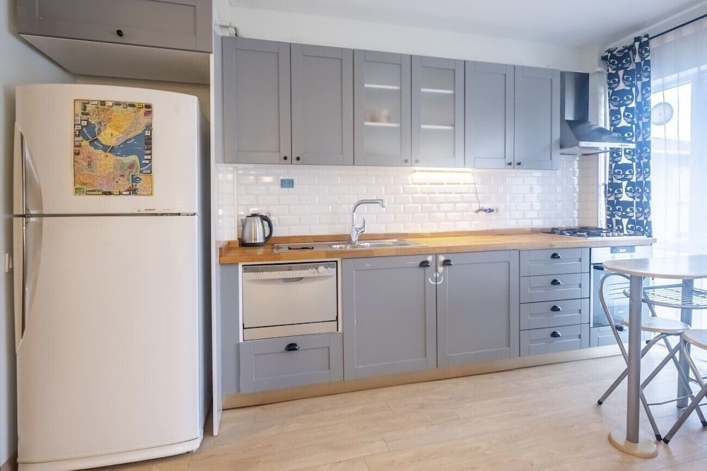 undefined Flat With Balcony Near Bull Statue in Kadikoy 6