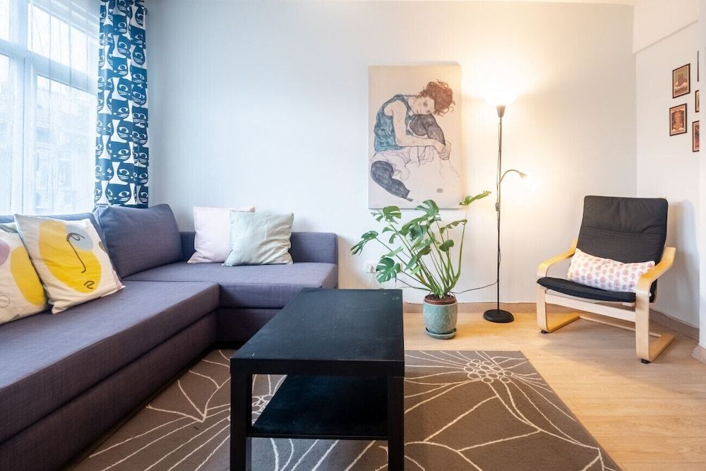 undefined Flat With Balcony Near Bull Statue in Kadikoy 5