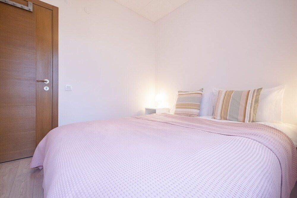 undefined Flat With Balcony Near Bull Statue in Kadikoy 10