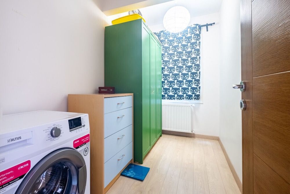 undefined Flat With Balcony Near Bull Statue in Kadikoy 7