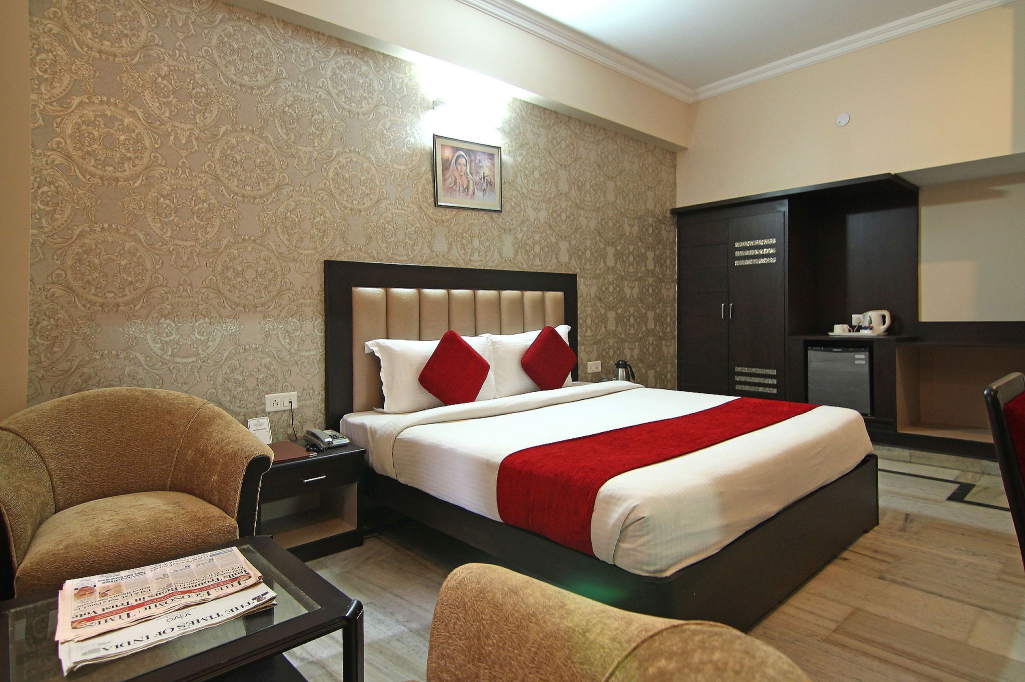 Le Grand Hotel Deluxe Room 4