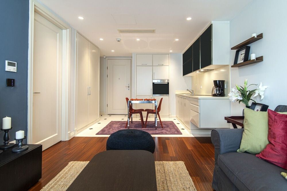 undefined Cozy Flat Near Popular Attractions in Beyoglu 7