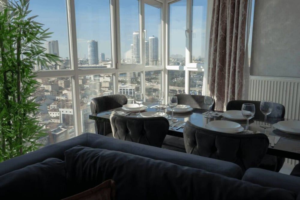 undefined Stylish 2-bedroom Apartment Near Mall of Istanbul 9