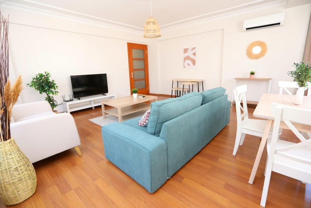 undefined Spacious and Central Flat in Sisli 6