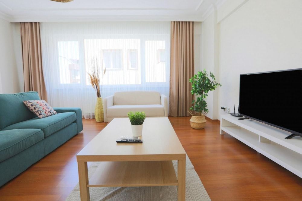 undefined Spacious and Central Flat in Sisli 7