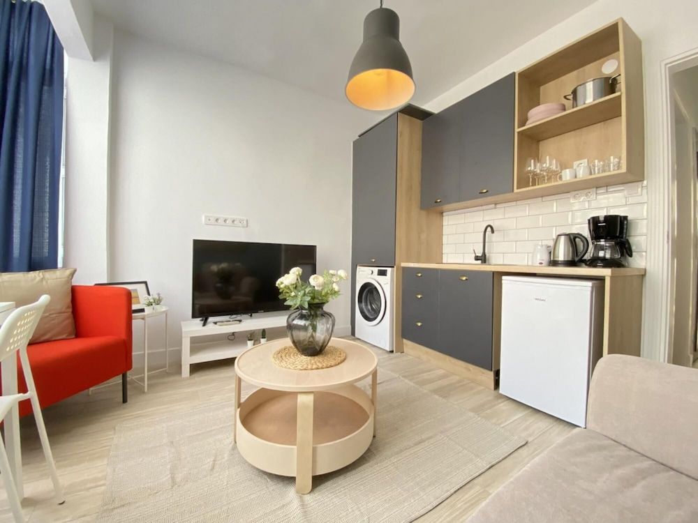 undefined Central and Modern Flat in Cihangir 9