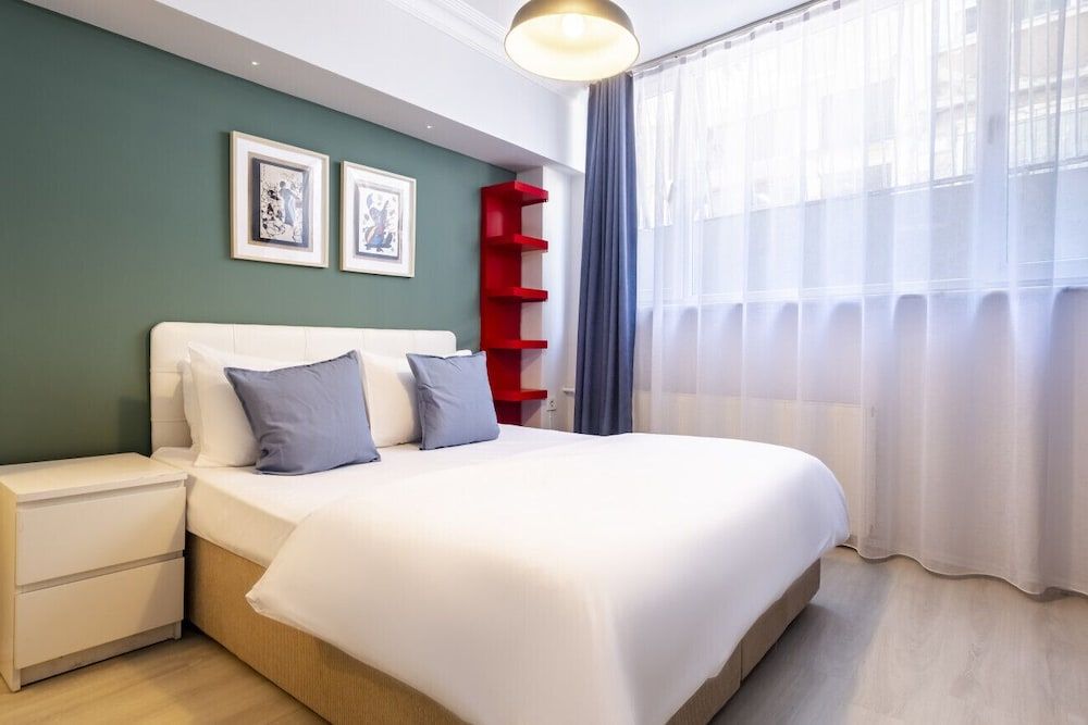 undefined Central Flat Close to Shopping Malls in Sisli 4