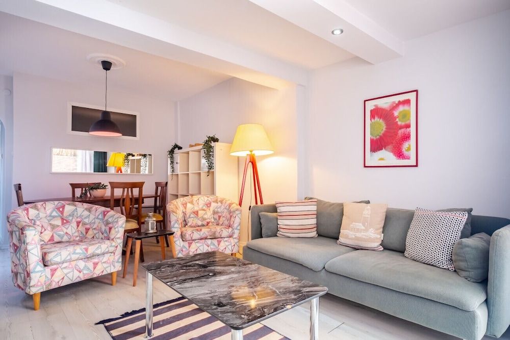 undefined Central Flat Close to Shopping Malls in Sisli 2