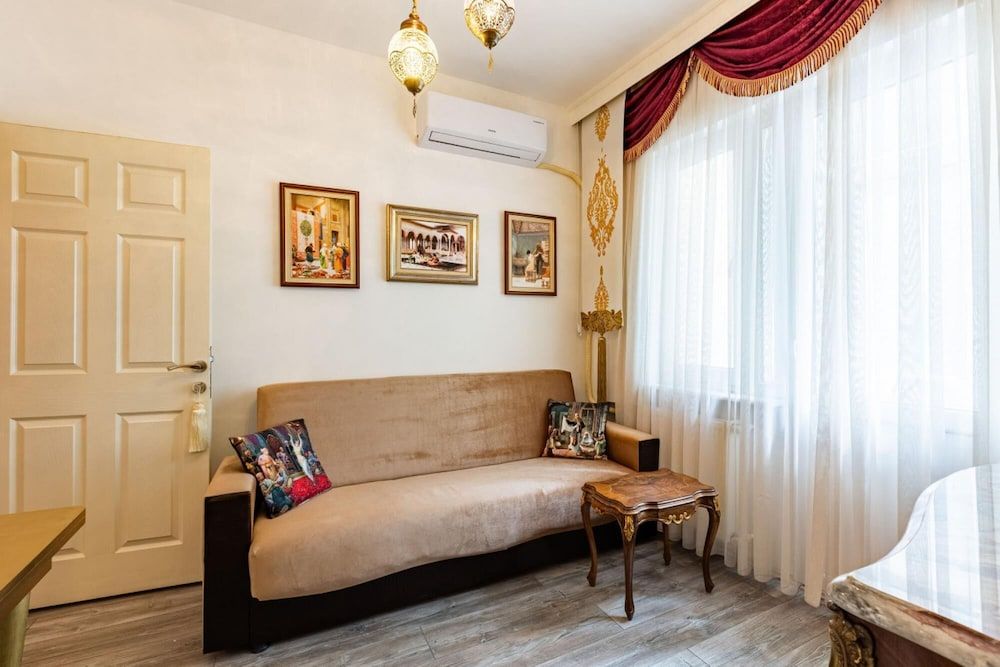 undefined Charming Flat 5 Min to Taksim Square in Beyoglu 4