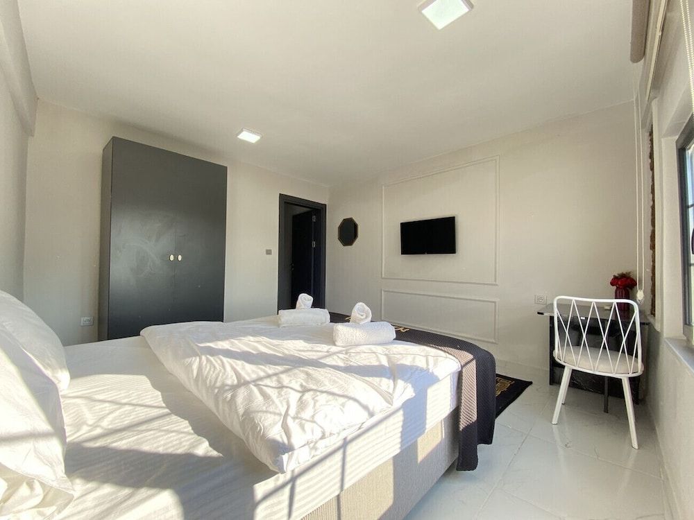 undefined Redtentsuit in Stanbul 4