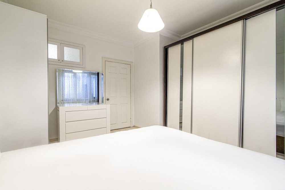 undefined Cozy Flat 650 m to City s Nisantasi Mall 4