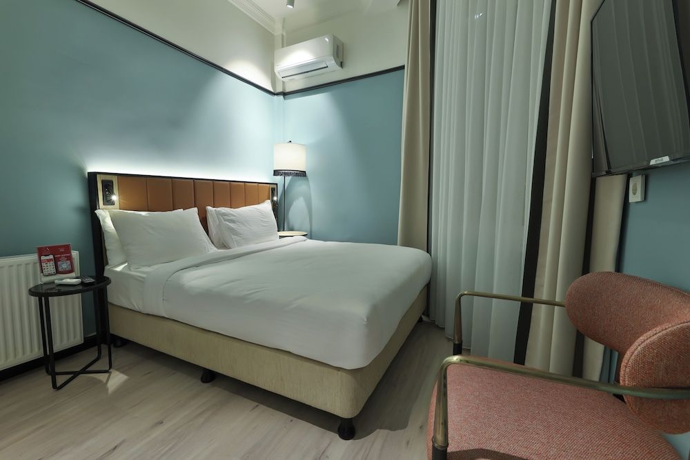 EA Exclusive Hotel Economy Double Room 2