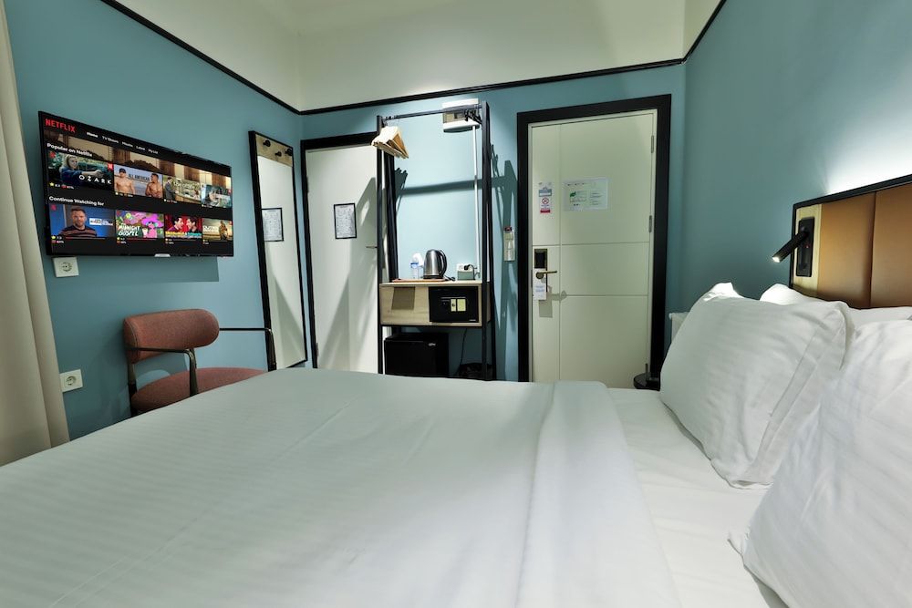 EA Exclusive Hotel Economy Double Room 3