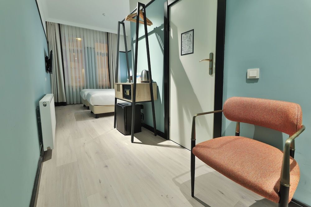 EA Exclusive Hotel Comfort Twin Room 4