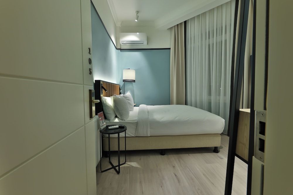EA Exclusive Hotel Economy Double Room