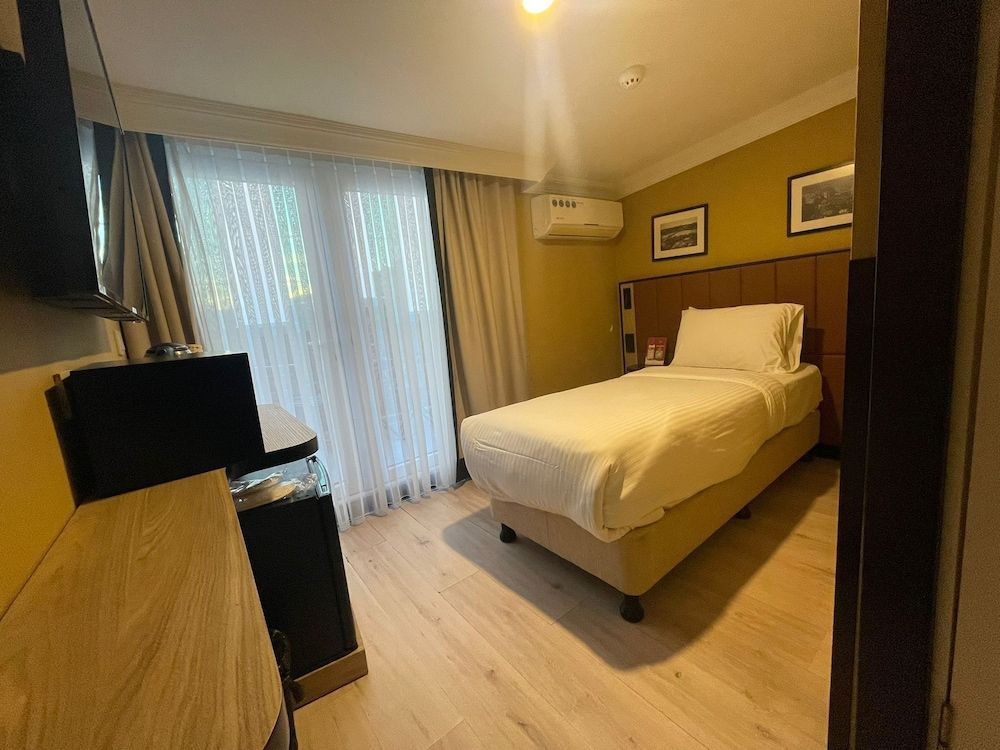 undefined EA Exclusive Hotel