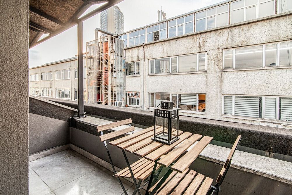 Fully Furnished Flat With Balcony in Sisli