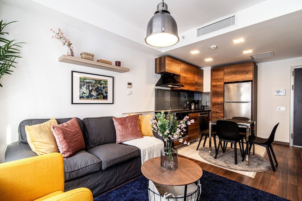 Fully Furnished Flat With Balcony in Sisli Apartment