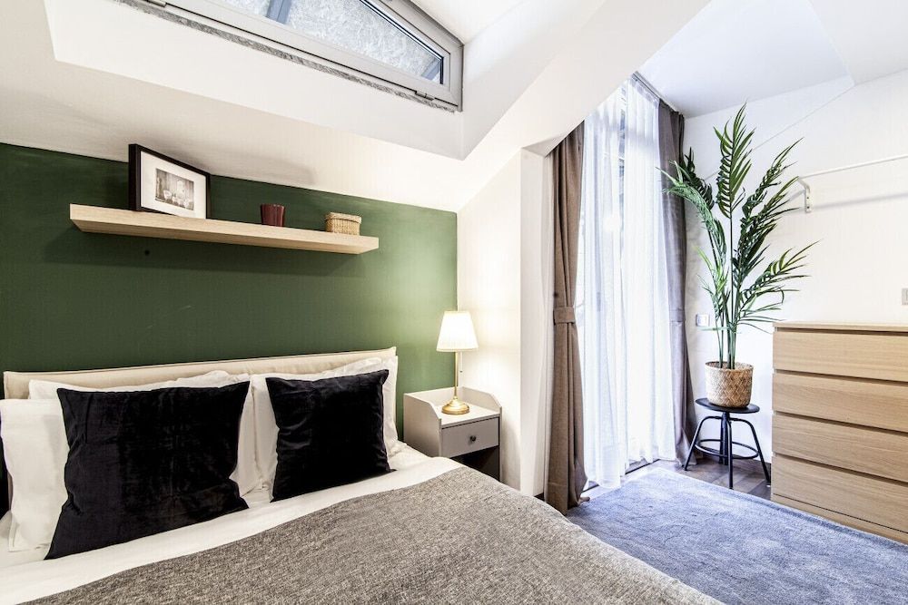 Fully Furnished Flat With Balcony in Sisli Apartment 13