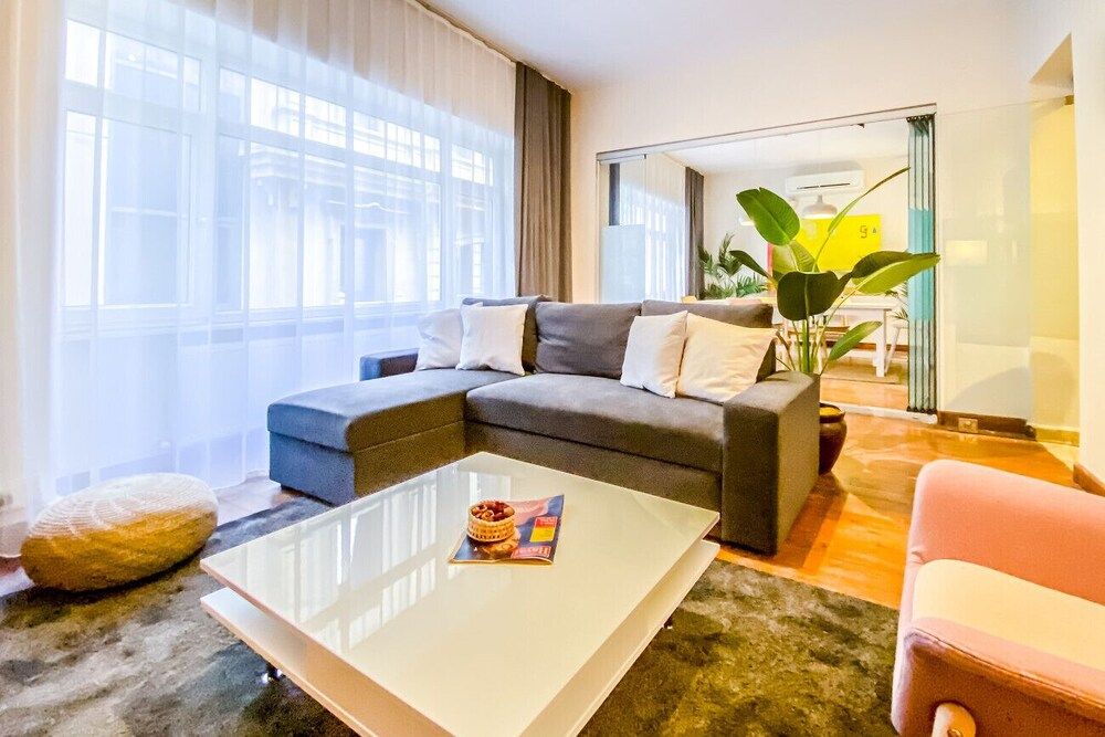 Sleek Flat Within Walking Distance to Pera Museum Apartment 16
