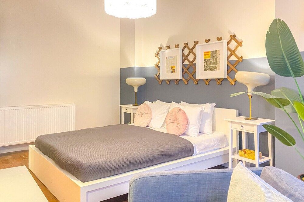 undefined Sleek Flat Within Walking Distance to Pera Museum 9