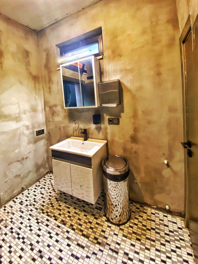 Nomad Hostel Karakoy Basic Shared Dormitory 10