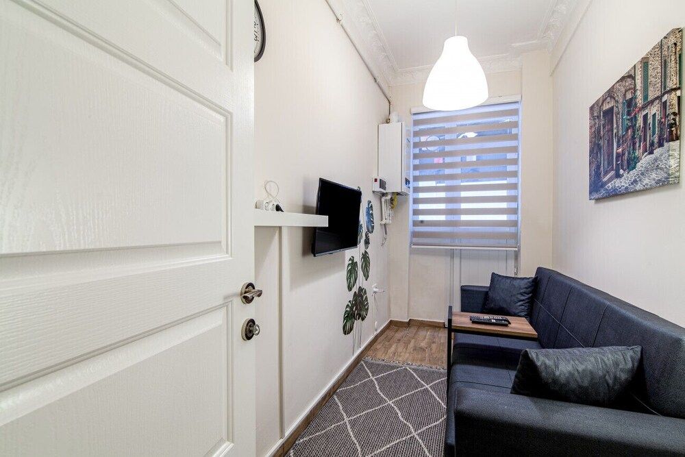 undefined Central and Modern Flat Near Flower Passage 5