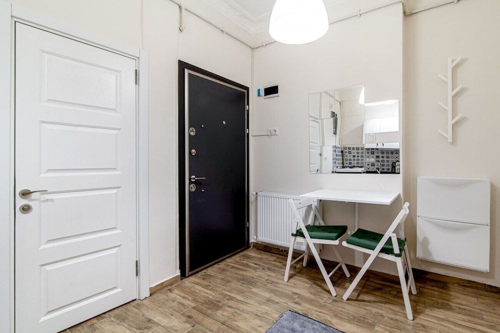 undefined Central and Modern Flat Near Flower Passage 2